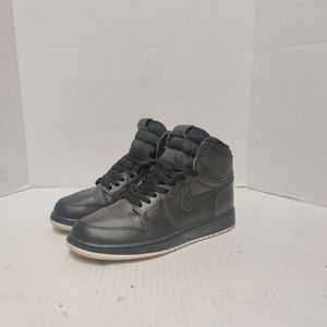 Jordan retro 1 black perforated sz 7 women/ 5.5y